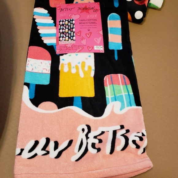 Betsey Johnson Other - Betsey Johnson Beach Towel 28 in x 58 in